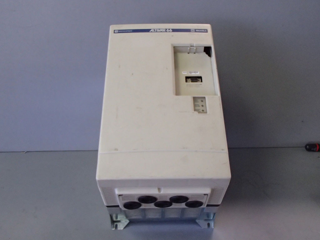 TÉLÉMÉCANIQUE  ATV66D16N4