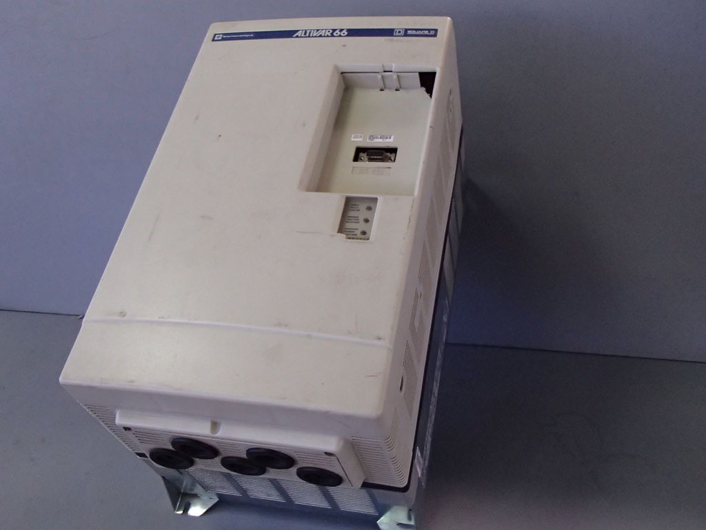 TÉLÉMÉCANIQUE  ATV66D16N4