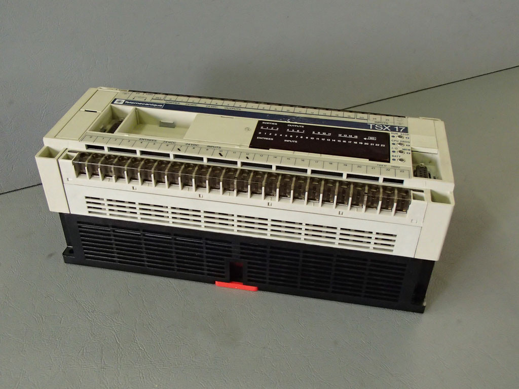 TÉLÉMÉCANIQUE  TSX1724012