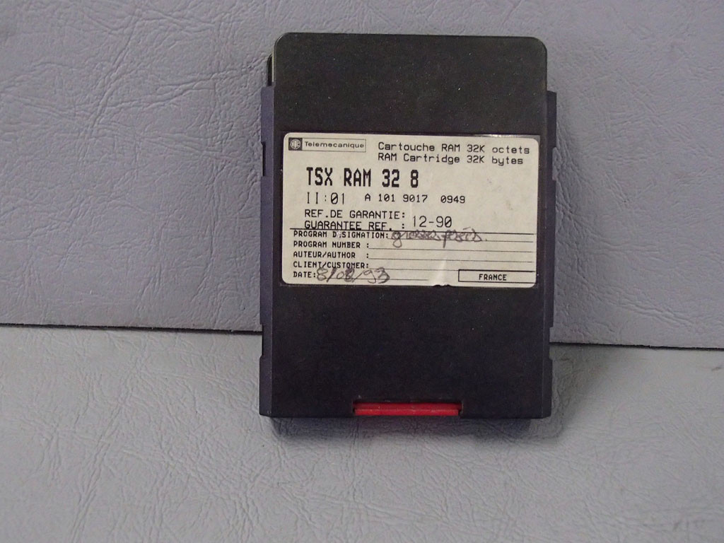 TÉLÉMÉCANIQUE  TSXRAM328