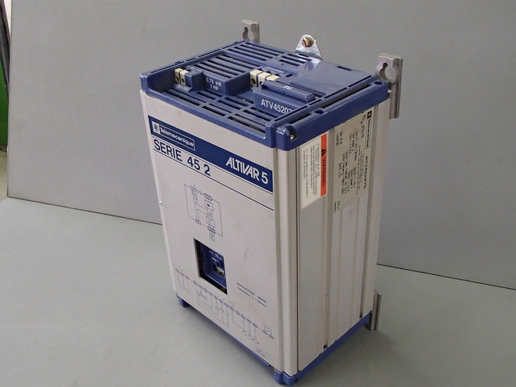 TÉLÉMÉCANIQUE  ATV452075