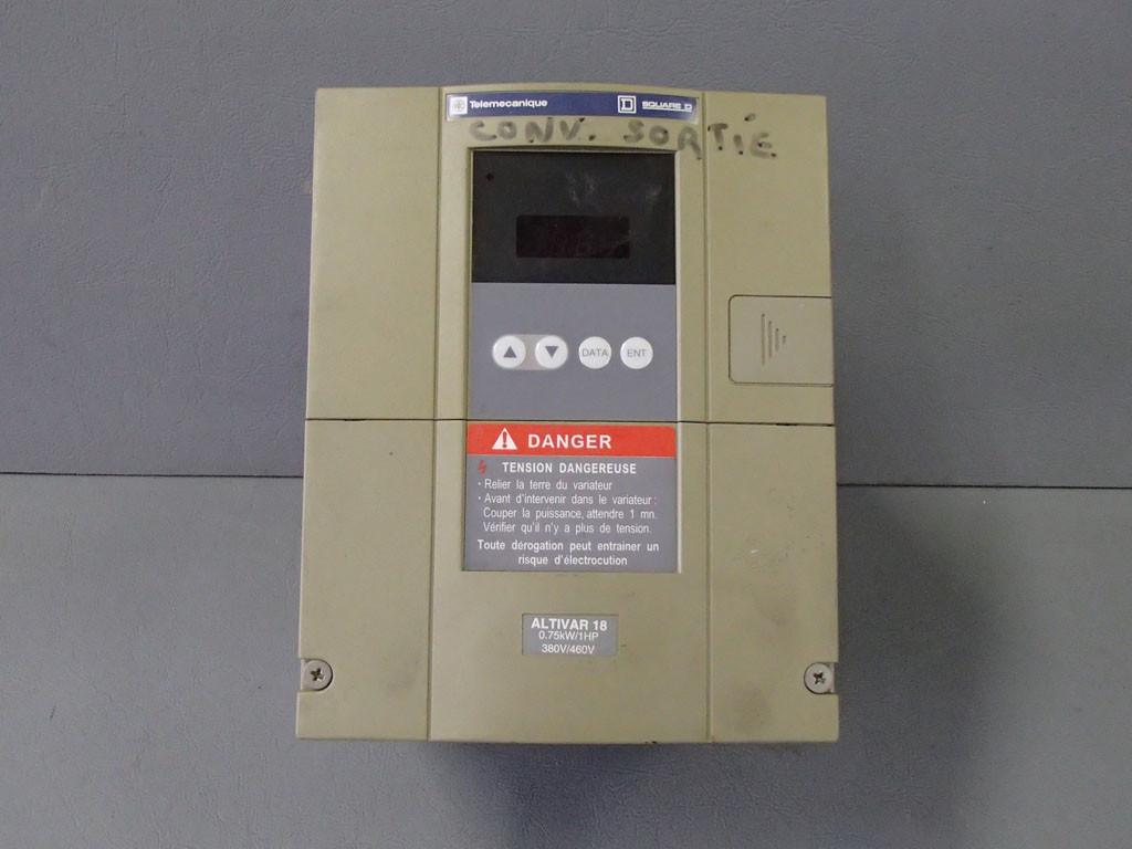 TÉLÉMÉCANIQUE  ATV18U18N4