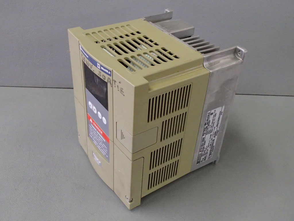 TÉLÉMÉCANIQUE  ATV18U18N4