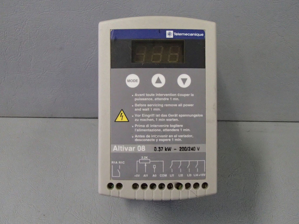 TÉLÉMÉCANIQUE  ATV08HU09M2S295