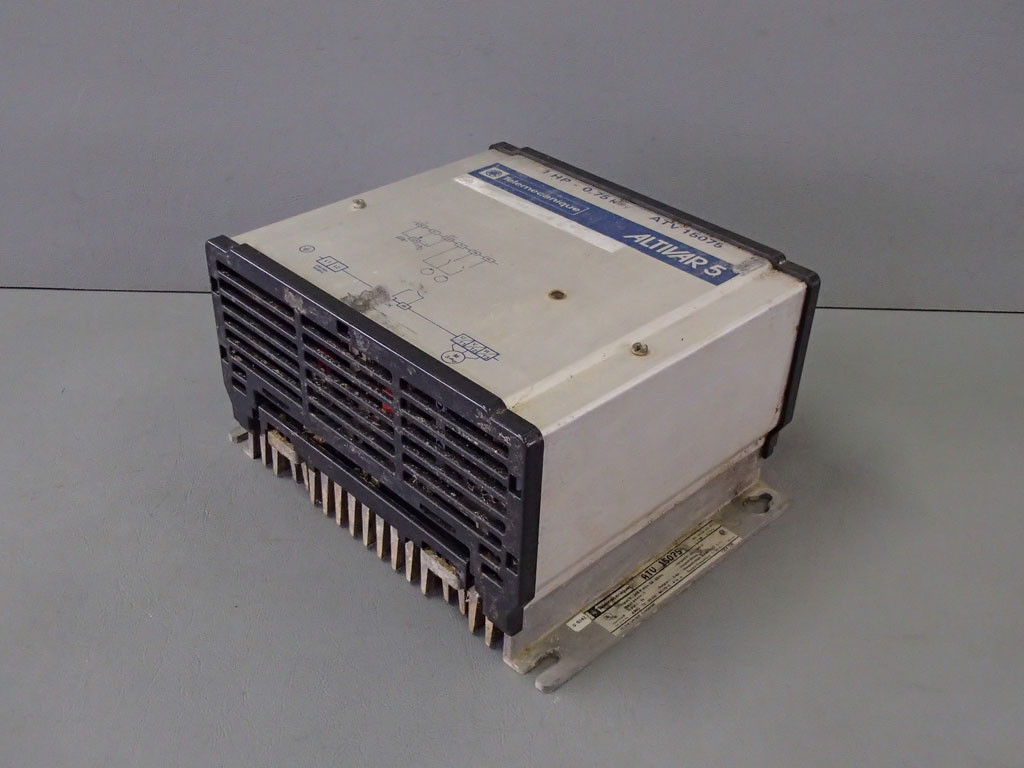 TÉLÉMÉCANIQUE  ATV15075