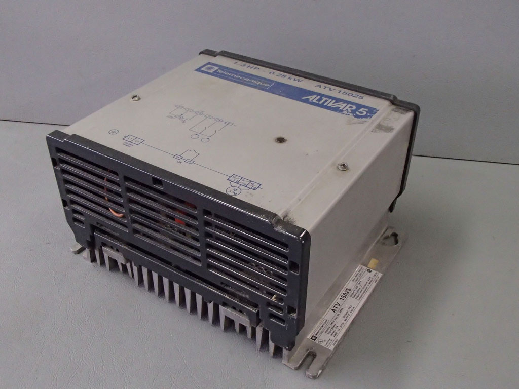 TÉLÉMÉCANIQUE  ATV15025