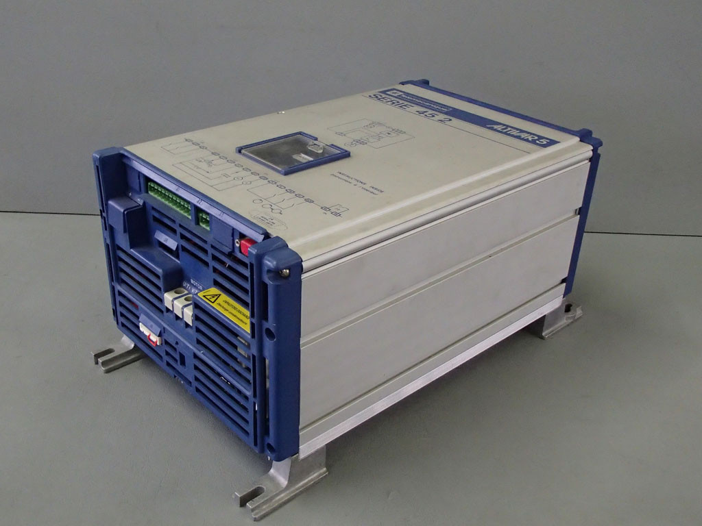 TÉLÉMÉCANIQUE  ATV452U30