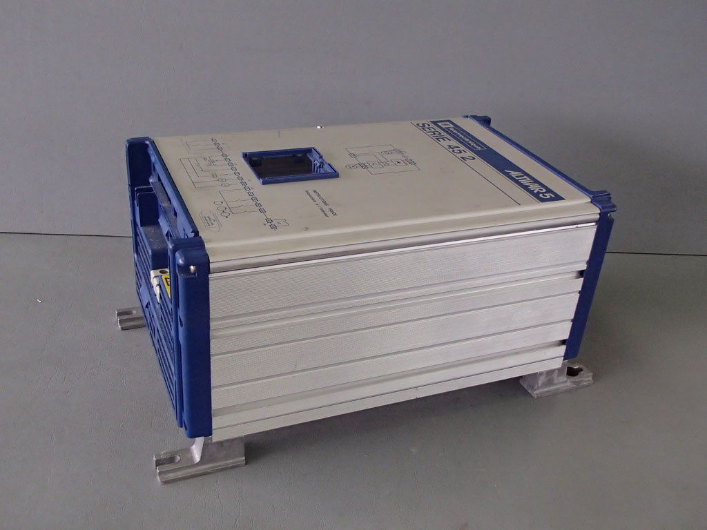 TÉLÉMÉCANIQUE  ATV452U40