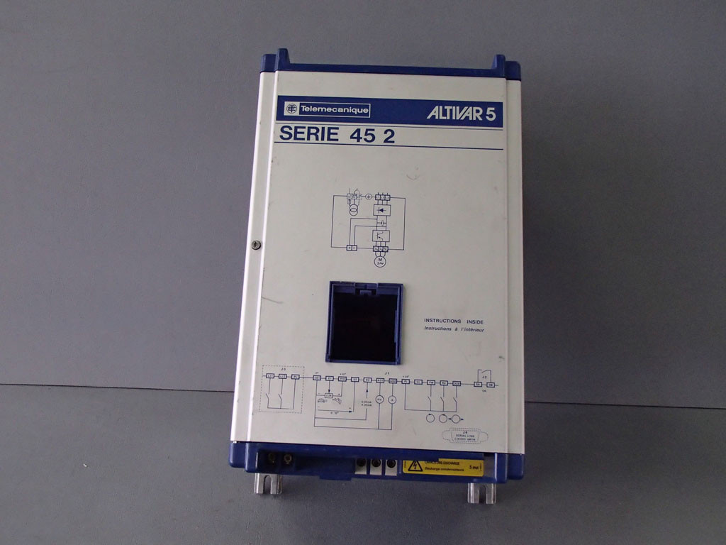 TÉLÉMÉCANIQUE  ATV452U40