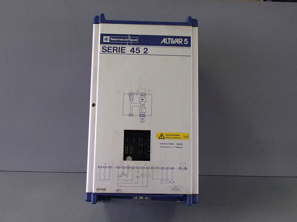 TÉLÉMÉCANIQUE  ATV452U55