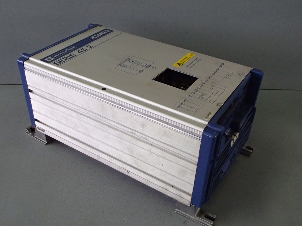 TÉLÉMÉCANIQUE  ATV452U55