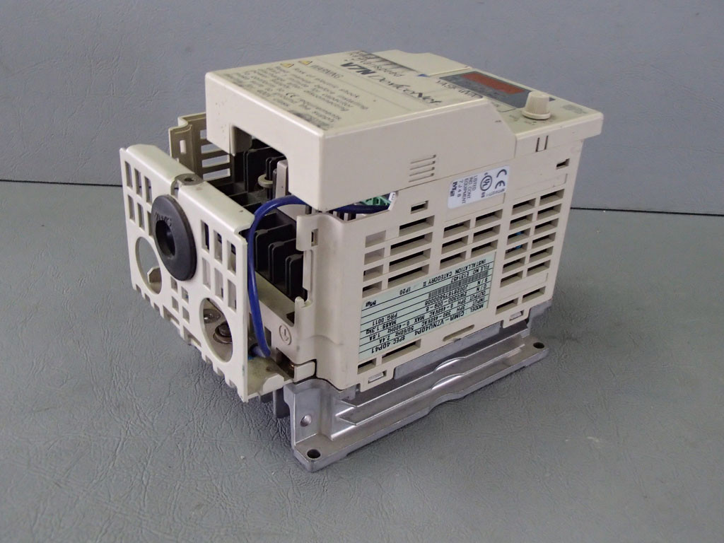 YASKAWA CIMR-V7NU40P4