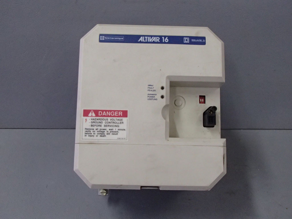 TÉLÉMÉCANIQUE  ATV16U29N4