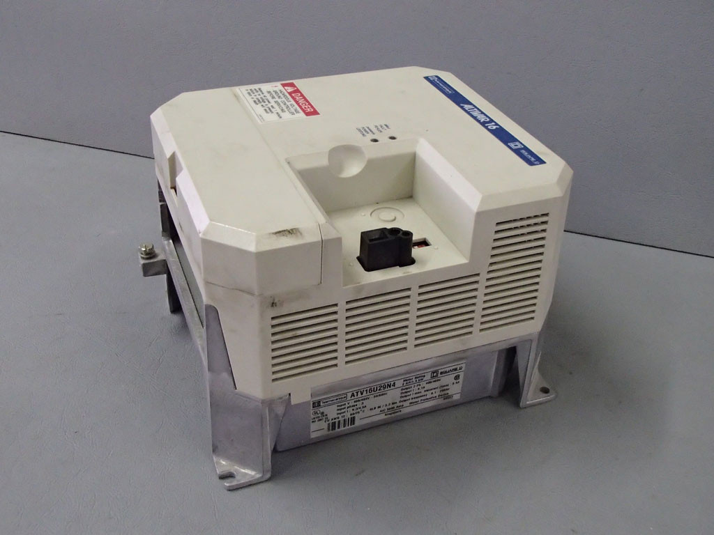 TÉLÉMÉCANIQUE  ATV16U29N4