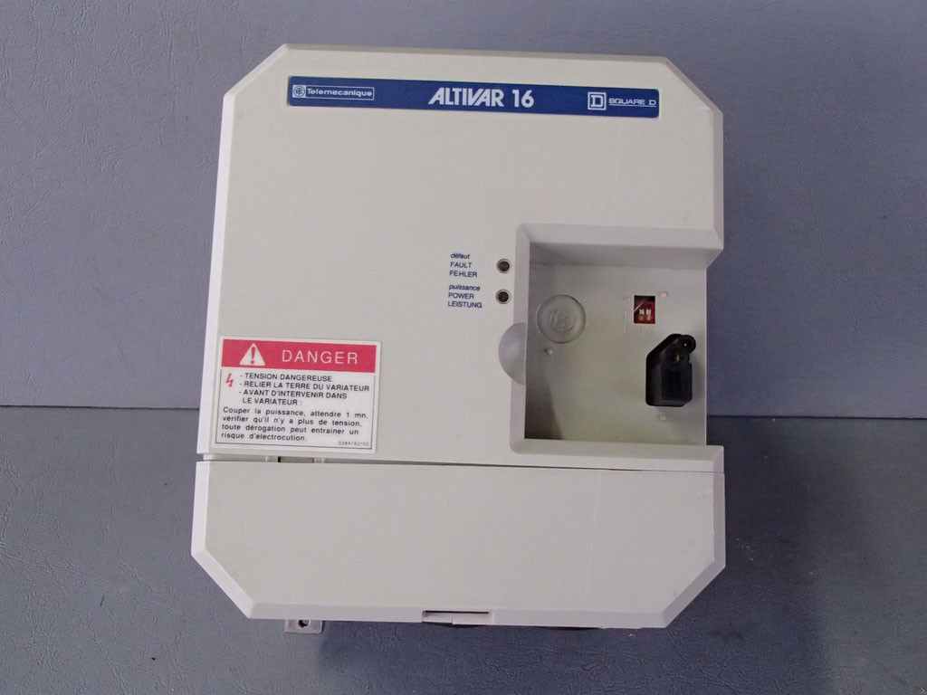 TÉLÉMÉCANIQUE  ATV16U18N4