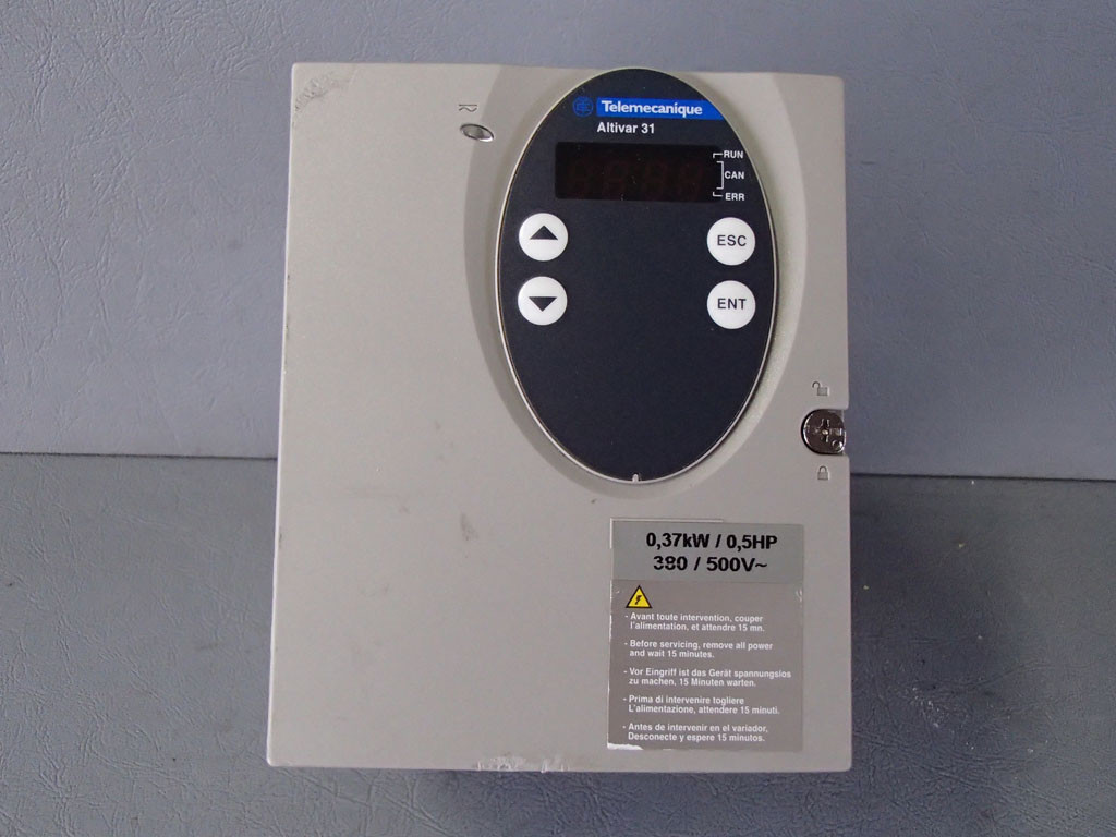 TÉLÉMÉCANIQUE  ATV31H037N4