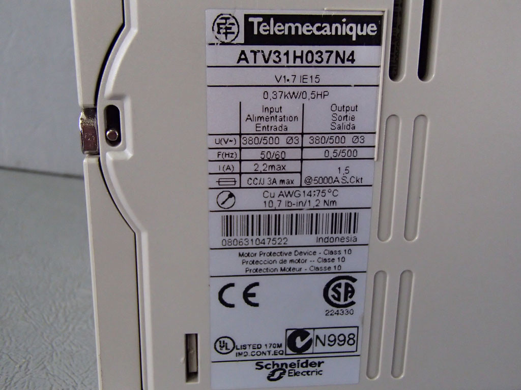 TÉLÉMÉCANIQUE  ATV31H037N4