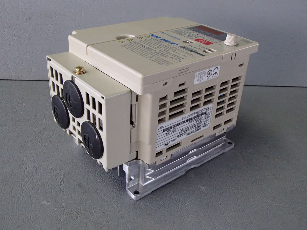 YASKAWA CIMR-V7AM40P4