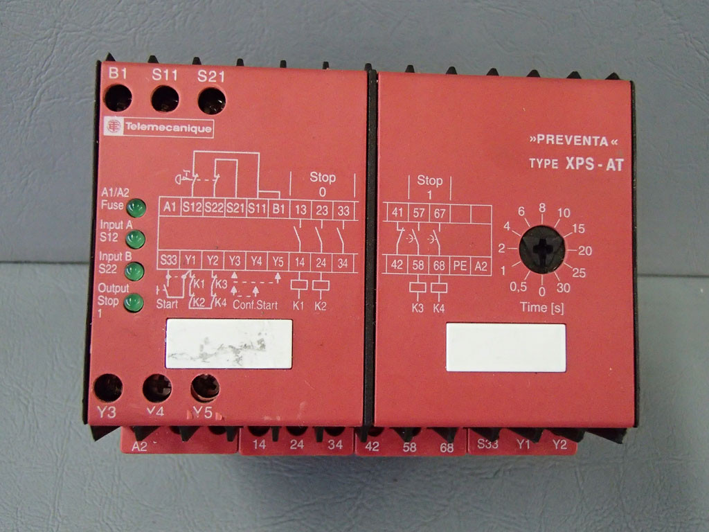TÉLÉMÉCANIQUE  XPS-AT5110