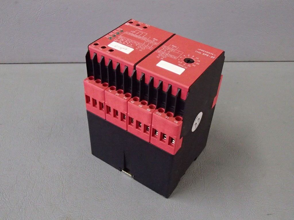 TÉLÉMÉCANIQUE  XPS-AT5110