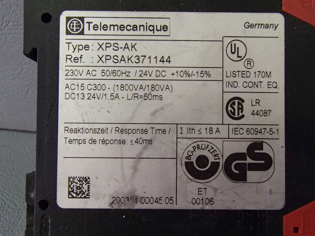 TÉLÉMÉCANIQUE  XPS-AK371144