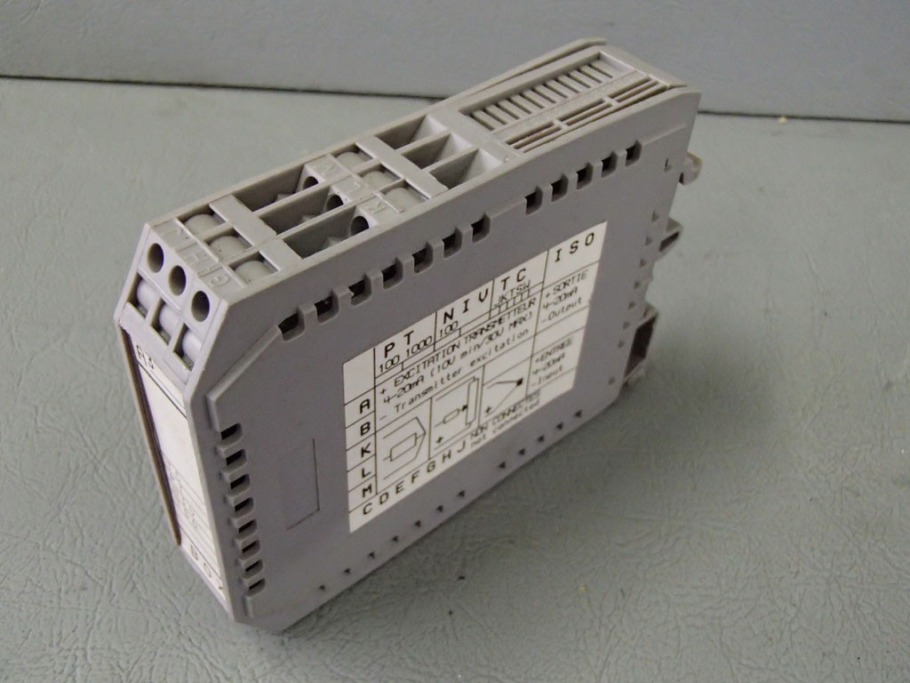 A PUISSANCE 3 BOXISO-1