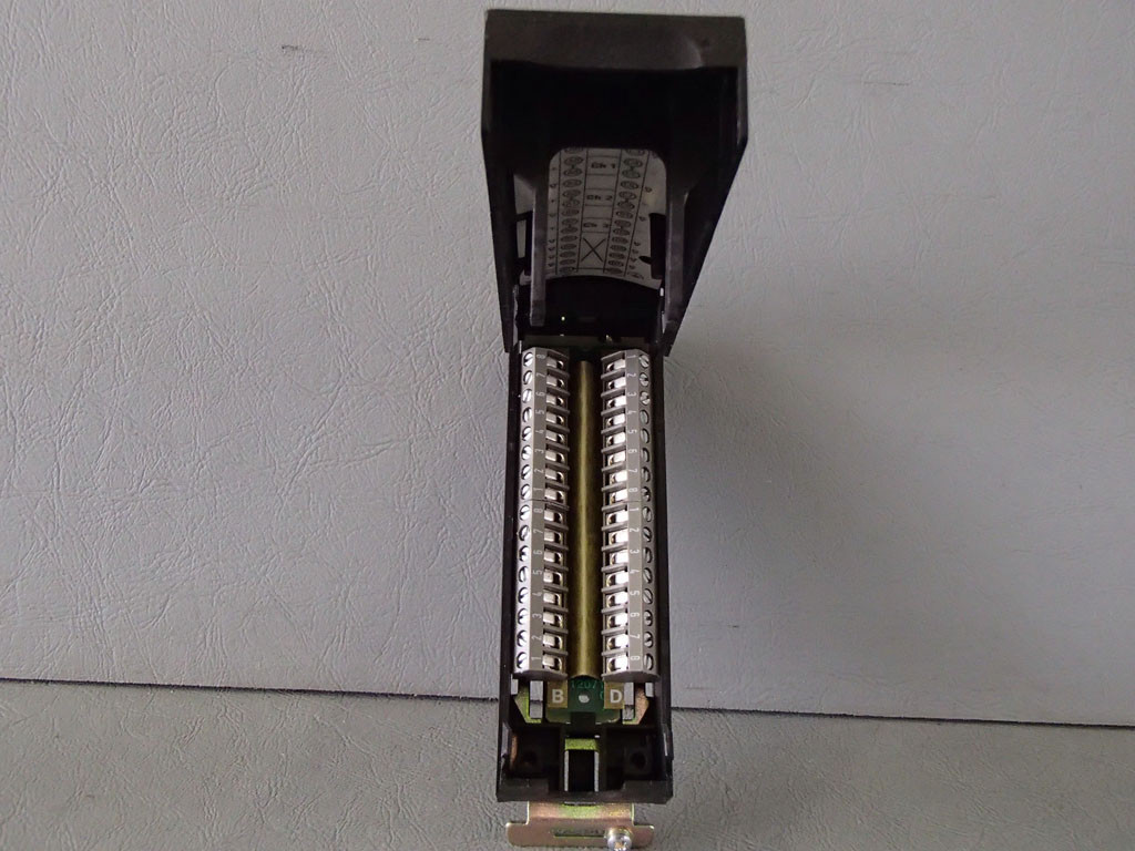 TÉLÉMÉCANIQUE  TSXBLK4