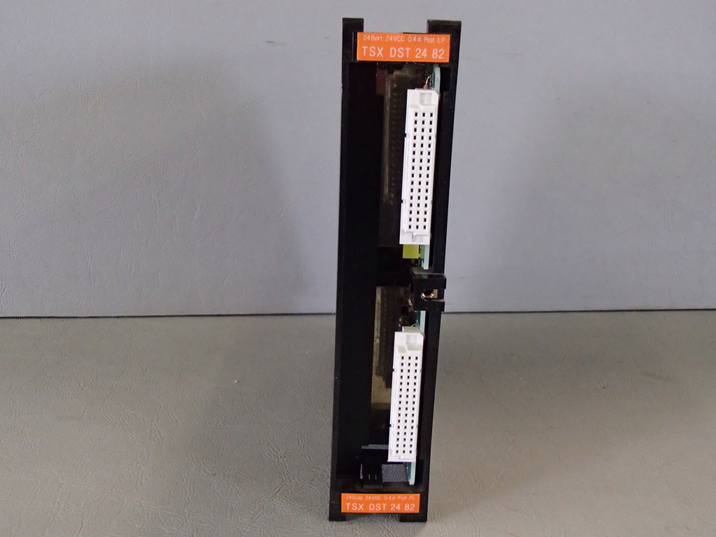 TÉLÉMÉCANIQUE  TSXDST2482