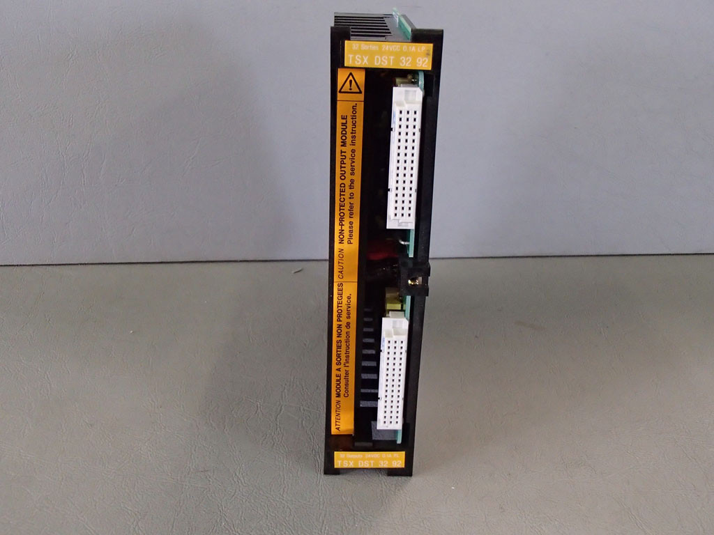 SCHNEIDER  TSXDST3292