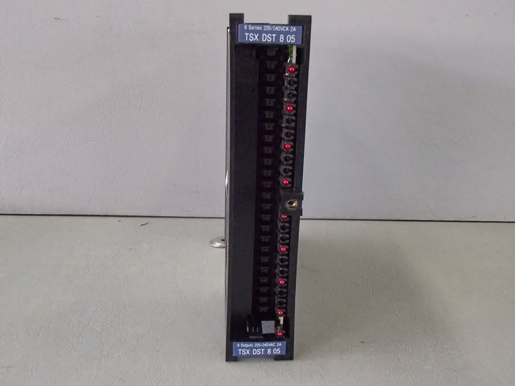 TÉLÉMÉCANIQUE  TSXDST805