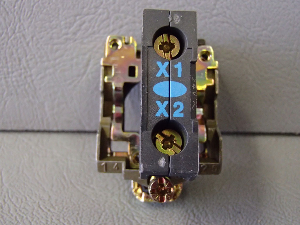 TÉLÉMÉCANIQUE  ZB4BVB6