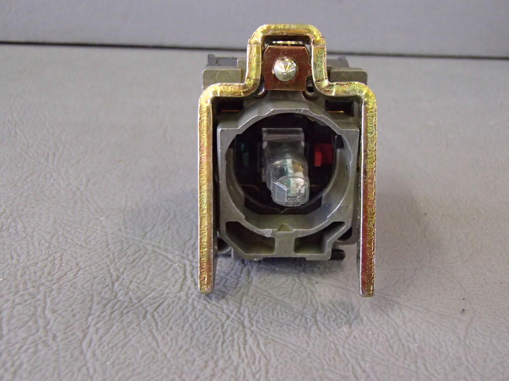 TÉLÉMÉCANIQUE  ZB4BW0B65