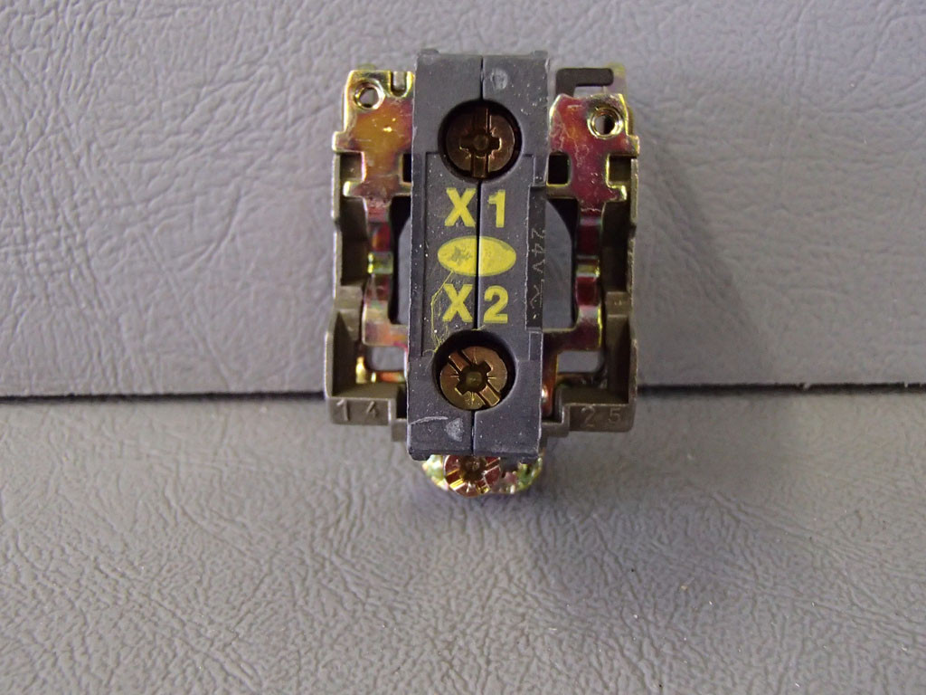 TÉLÉMÉCANIQUE  ZB4BVB5