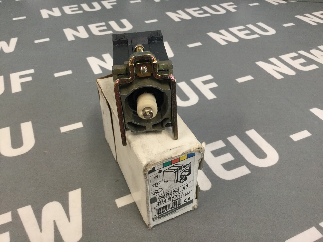 TÉLÉMÉCANIQUE  ZB4BV3D1