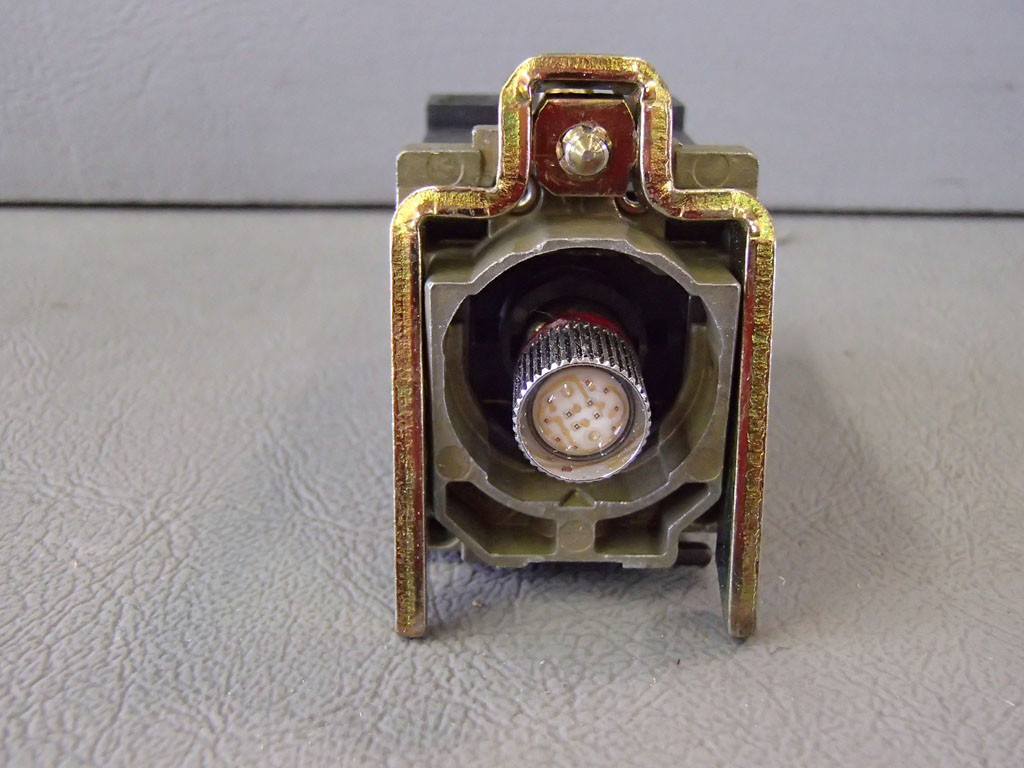 TÉLÉMÉCANIQUE  ZB4BV3D4