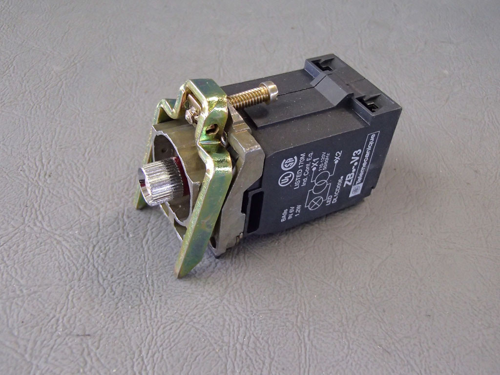 TÉLÉMÉCANIQUE  ZB4BV3D4