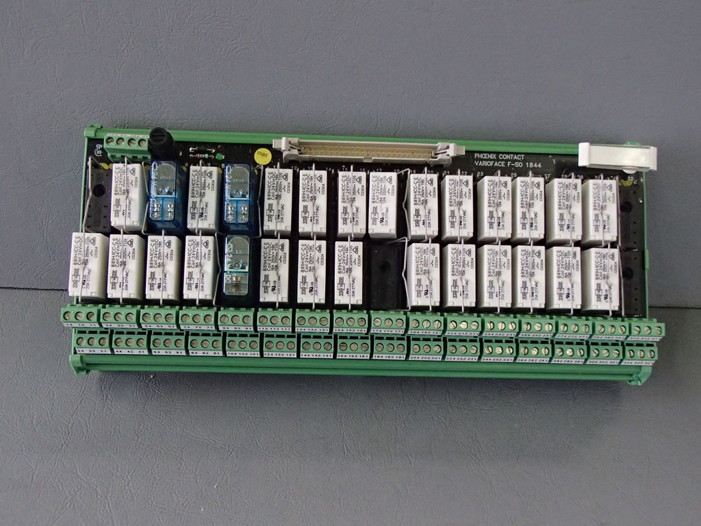 PHOENIX CONTACT UM32R-G24/21/PLC/F-SO1844