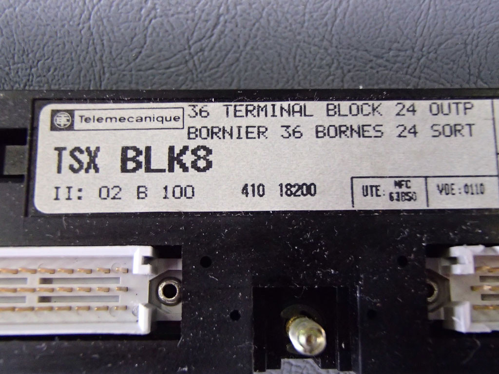 TÉLÉMÉCANIQUE  TSXBLK8
