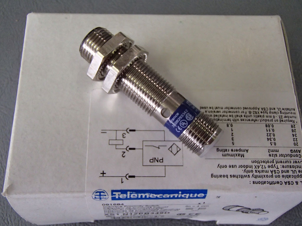 TÉLÉMÉCANIQUE  XS1N12PB349D