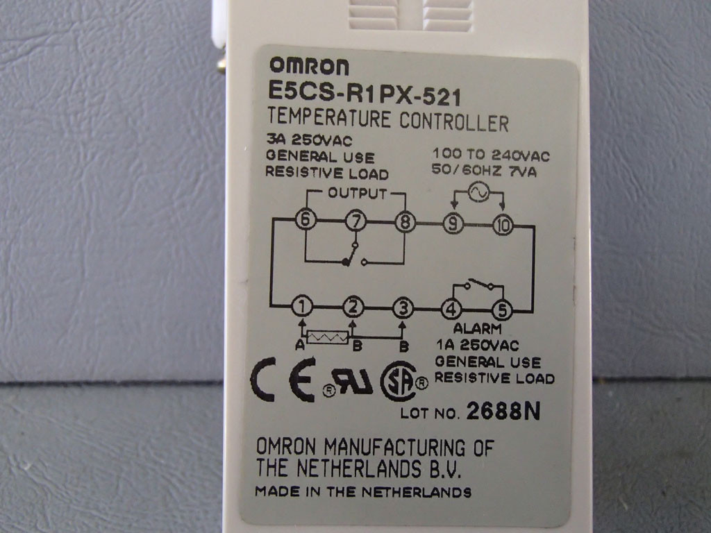 OMRON E5CS-R1PX-521