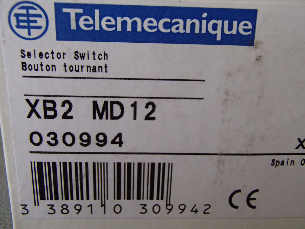 TÉLÉMÉCANIQUE  XB2MD12