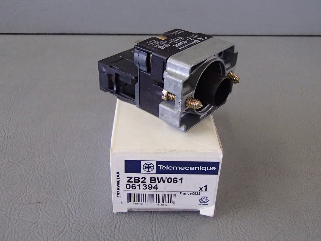 TÉLÉMÉCANIQUE  ZB2BW061
