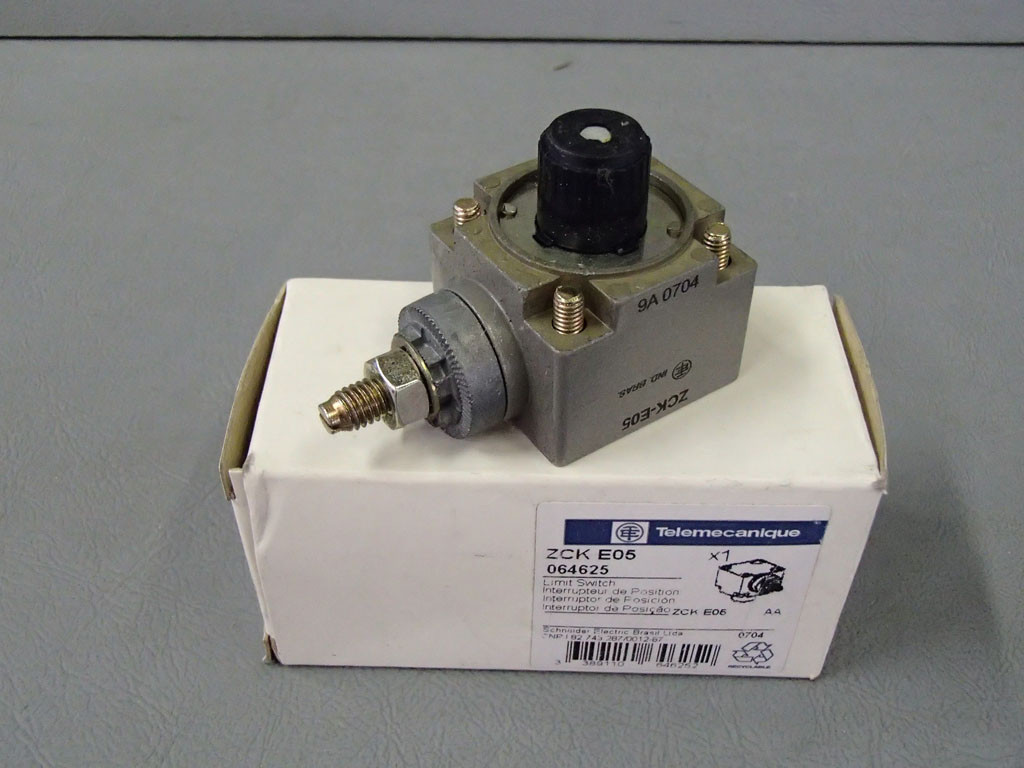 TÉLÉMÉCANIQUE  ZCKE05