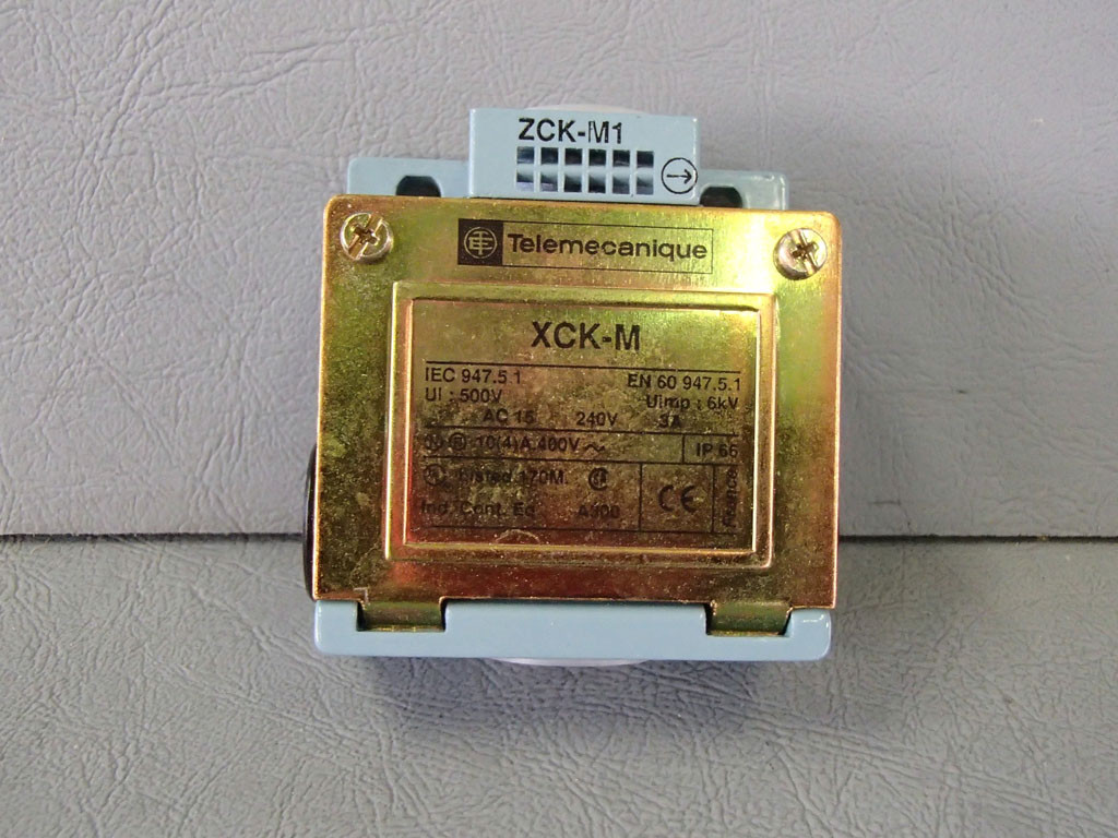 TÉLÉMÉCANIQUE  ZCKM1