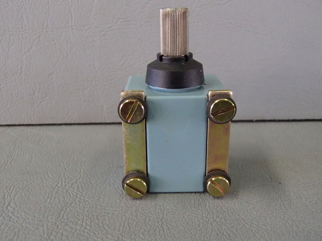 TÉLÉMÉCANIQUE  ZC2JE015