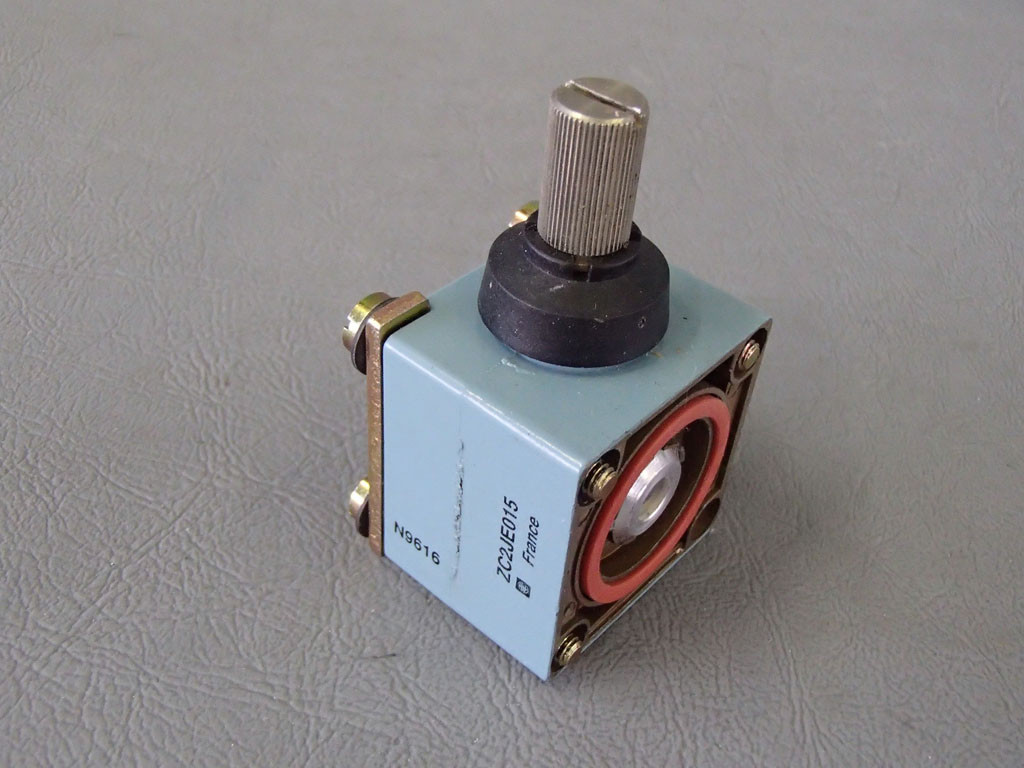 TÉLÉMÉCANIQUE  ZC2JE015