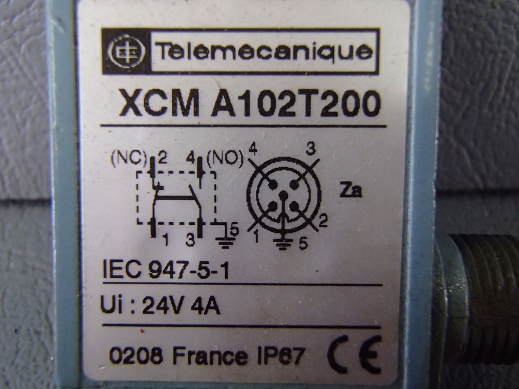 TÉLÉMÉCANIQUE  XCM-A102T200