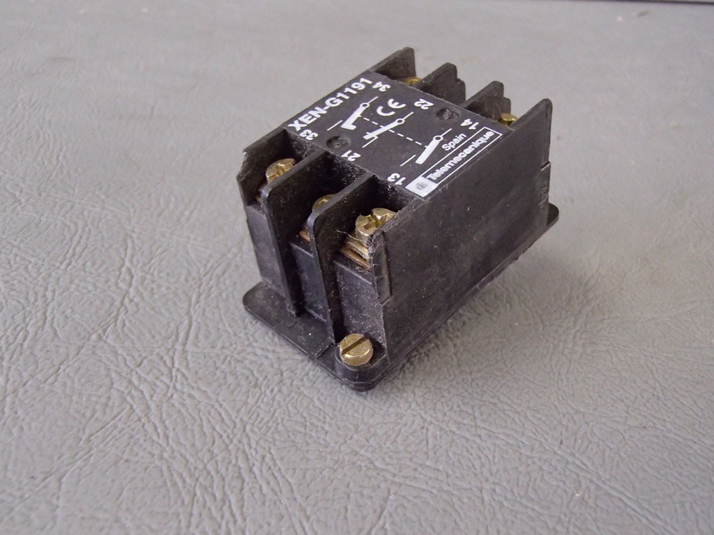 TÉLÉMÉCANIQUE  XEN-G1191