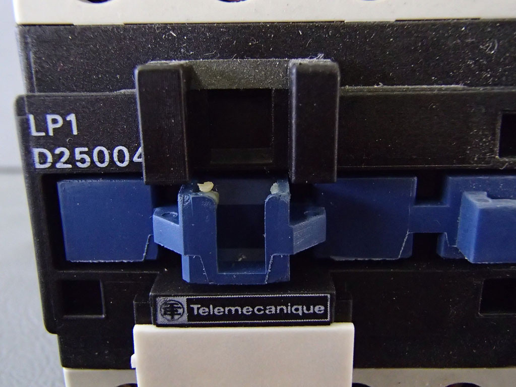 TÉLÉMÉCANIQUE  LP1D25004