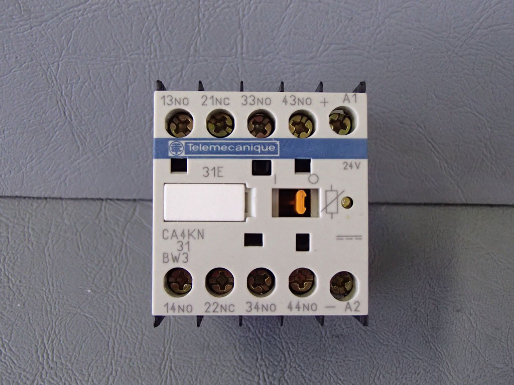 TÉLÉMÉCANIQUE  CA4KN31BW3